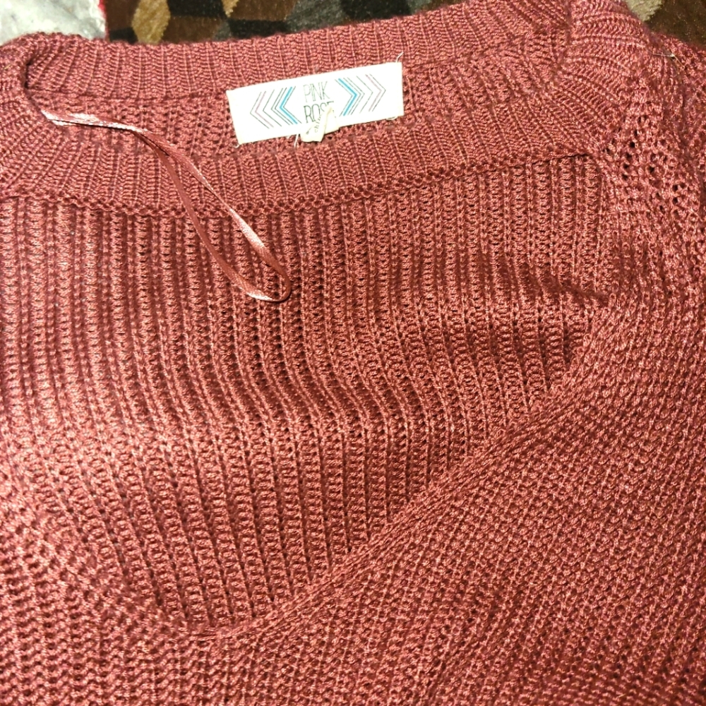 Pink rose sweater super cute